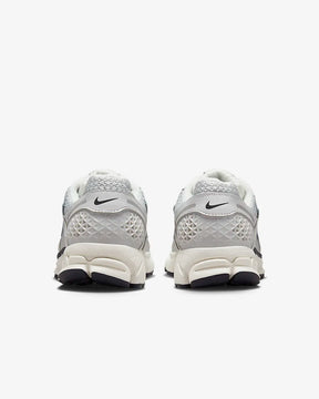 Tênis Nike Zoom Vomero 5