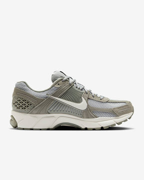 Tênis Nike Zoom Vomero 5